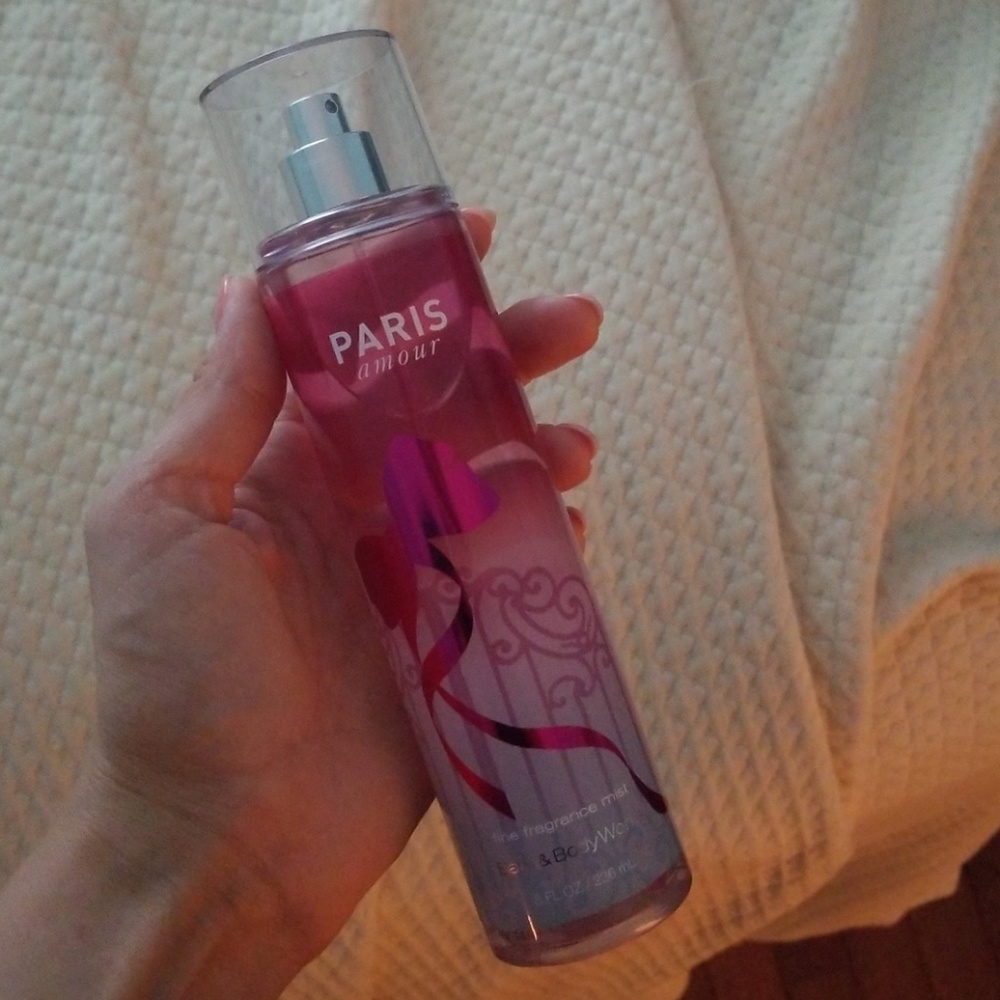 Bath and body works paris amour spray
